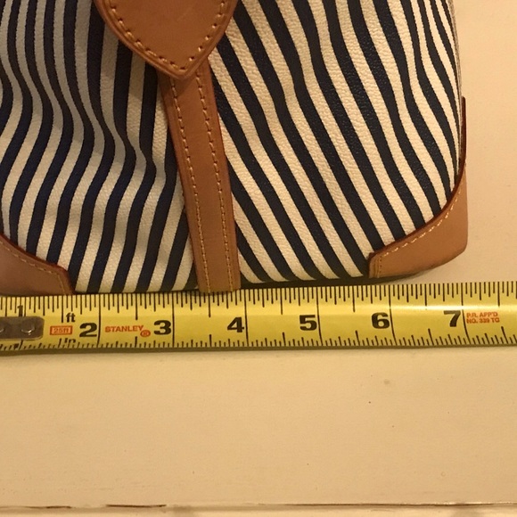 MWOT Dooney and Burke purse - Picture 8 of 15